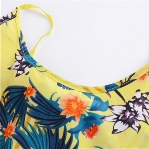 **last one** floral jumpsuit - Picture 4 of 7